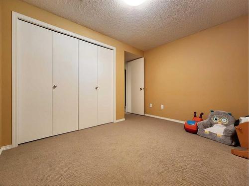 3805 Redwood Road South, Lethbridge, AB - Indoor Photo Showing Other Room