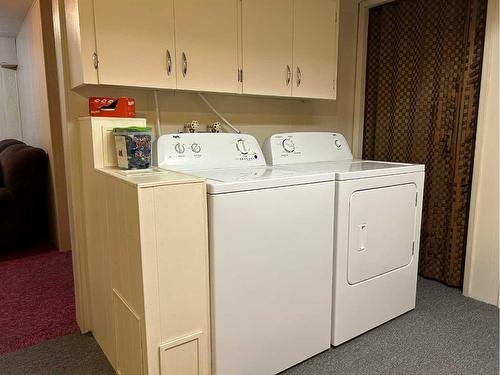 1222 12C Street North, Lethbridge, AB - Indoor Photo Showing Laundry Room