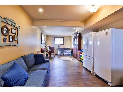 160057 Twp 154, Rural Newell, County Of, AB - Indoor Photo Showing Living Room