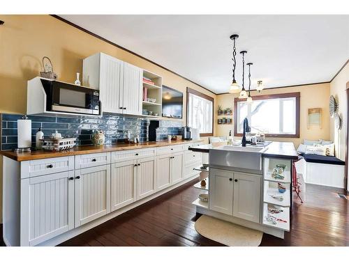 160057 Twp 154, Rural Newell, County Of, AB - Indoor Photo Showing Kitchen