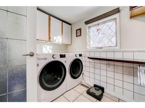 437 Main Street, Milk River, AB - Indoor Photo Showing Laundry Room