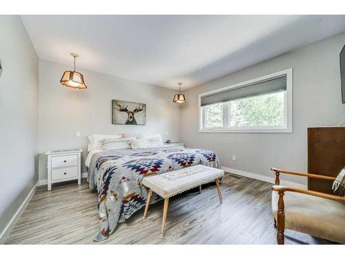 31 Erminerun Place North, Lethbridge, AB - Indoor Photo Showing Bedroom