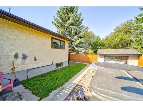 31 Erminerun Place North, Lethbridge, AB - Outdoor