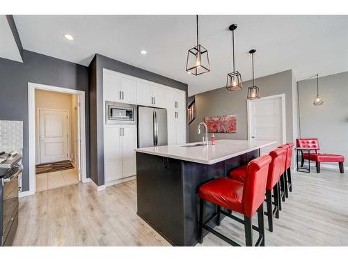 893 Atlantic Cove West, Lethbridge, AB - Indoor Photo Showing Kitchen With Upgraded Kitchen