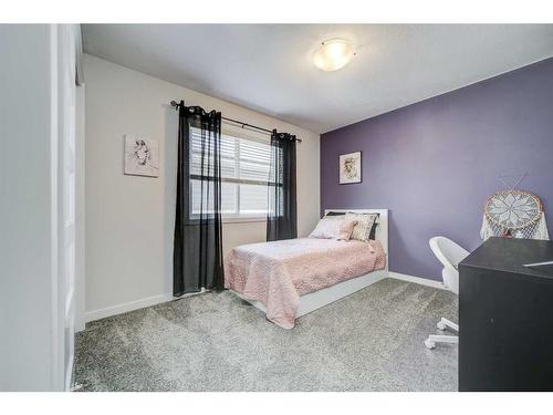 893 Atlantic Cove West, Lethbridge, AB - Indoor Photo Showing Bedroom