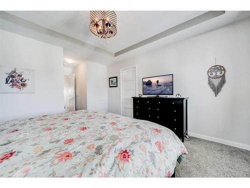 893 Atlantic Cove West, Lethbridge, AB - Indoor Photo Showing Bedroom