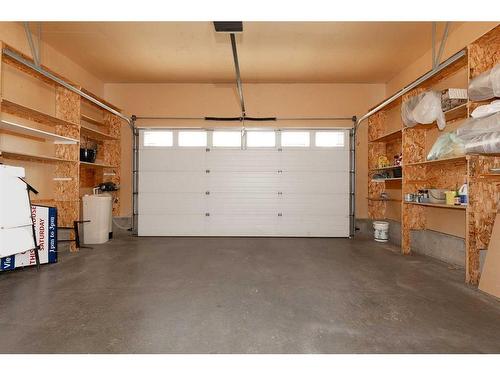 43 Riverdale Terrace West, Lethbridge, AB - Indoor Photo Showing Garage