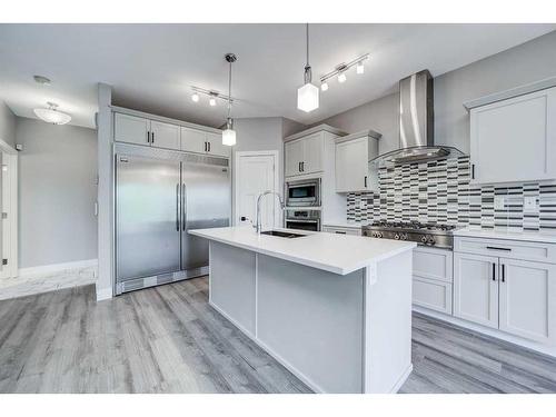 4401 40 Avenue South, Lethbridge, AB - Indoor Photo Showing Kitchen With Upgraded Kitchen