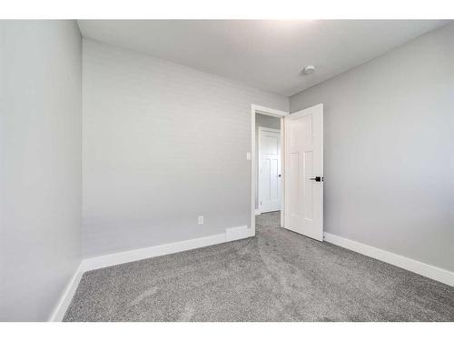 4401 40 Avenue South, Lethbridge, AB - Indoor Photo Showing Other Room