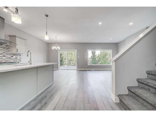 4401 40 Avenue South, Lethbridge, AB - Indoor Photo Showing Kitchen