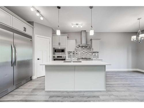 4401 40 Avenue South, Lethbridge, AB - Indoor Photo Showing Kitchen With Upgraded Kitchen