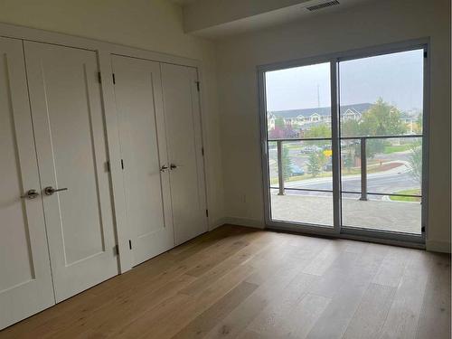 #115-102 Scenic Drive North, Lethbridge, AB - Indoor Photo Showing Other Room