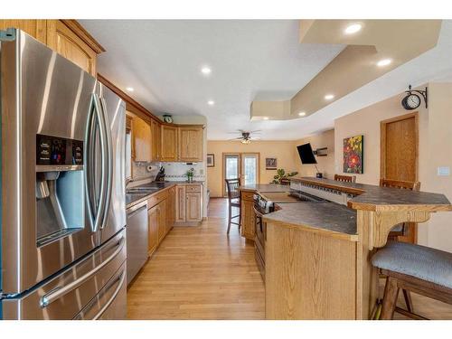 51 Wildwood Crescent West, Lethbridge, AB - Indoor Photo Showing Kitchen