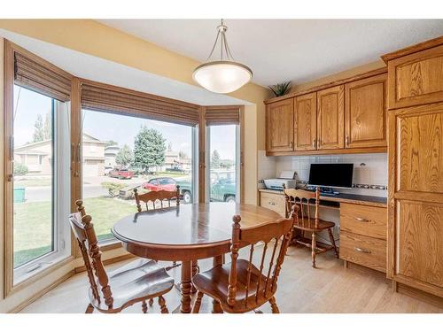 51 Wildwood Crescent West, Lethbridge, AB - Indoor Photo Showing Dining Room