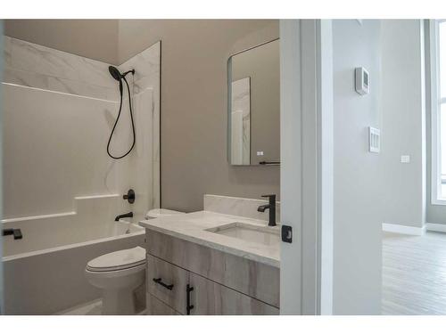 213 Greenwood Road, Coalhurst, AB - Indoor Photo Showing Bathroom