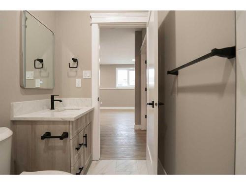 213 Greenwood Road, Coalhurst, AB - Indoor Photo Showing Bathroom