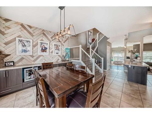 422 Twinriver Road West, Lethbridge, AB - Indoor Photo Showing Dining Room