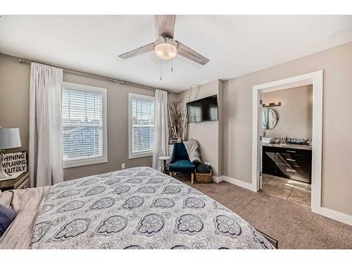 422 Twinriver Road West, Lethbridge, AB - Indoor Photo Showing Bedroom