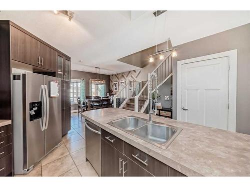 422 Twinriver Road West, Lethbridge, AB - Indoor Photo Showing Kitchen With Double Sink