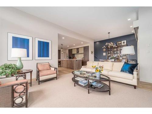 1401 Halifax Road West, Lethbridge, AB - Indoor Photo Showing Living Room