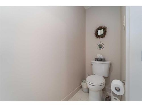 1401 Halifax Road West, Lethbridge, AB - Indoor Photo Showing Bathroom