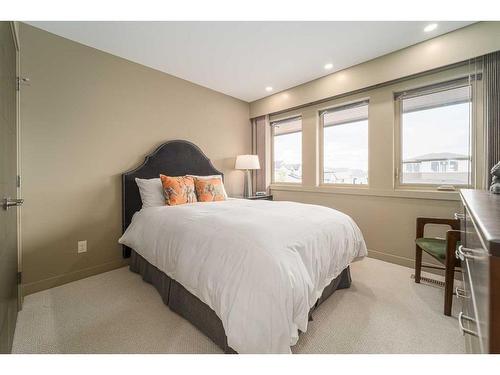 1401 Halifax Road West, Lethbridge, AB - Indoor Photo Showing Bedroom