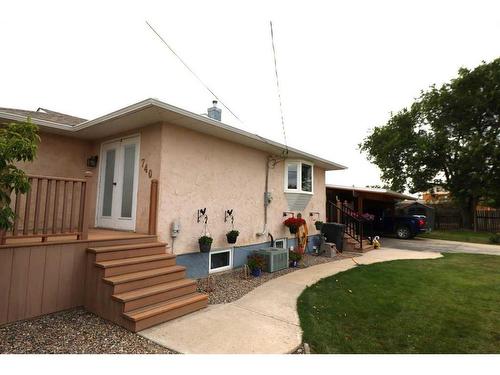 740 Crescent Avenue North, Picture Butte, AB - Outdoor