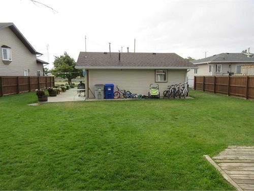 17 8 Avenue West, Barnwell, AB - Outdoor With Exterior