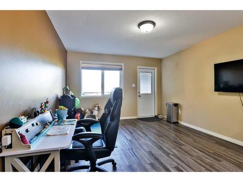 5040 41 Street, Taber, AB - Indoor Photo Showing Office