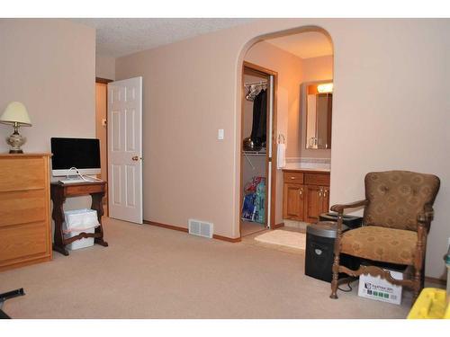 54 Cougar Road North, Lethbridge, AB - Indoor