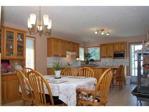 54 Cougar Road North, Lethbridge, AB - Indoor Photo Showing Dining Room