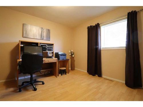 1410 20 Street North, Lethbridge, AB - Indoor Photo Showing Office