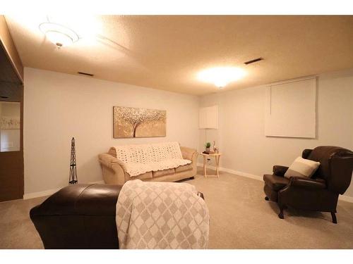 1410 20 Street North, Lethbridge, AB - Indoor Photo Showing Other Room