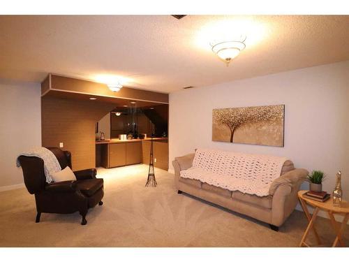 1410 20 Street North, Lethbridge, AB - Indoor Photo Showing Bedroom