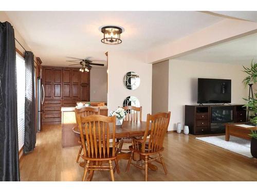 1410 20 Street North, Lethbridge, AB - Indoor Photo Showing Dining Room