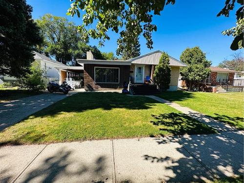 618 19 Street South, Lethbridge, AB - Outdoor With Facade