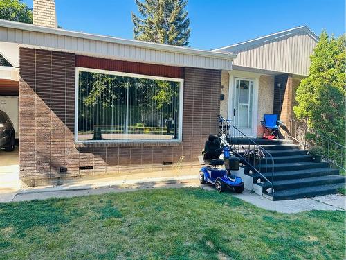 618 19 Street South, Lethbridge, AB - Outdoor