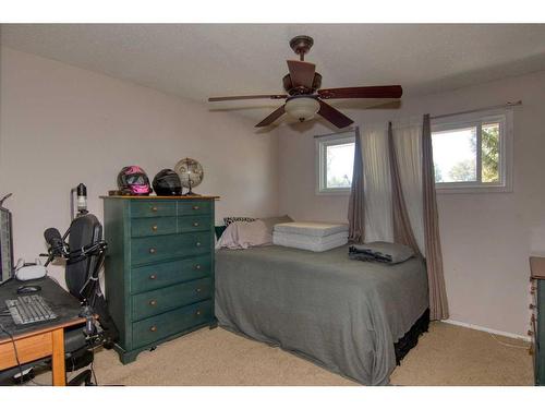 265 Laval Boulevard West, Lethbridge, AB - Indoor Photo Showing Bedroom