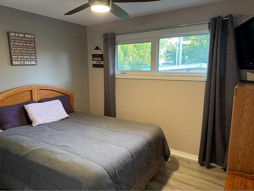 2218 6A Avenue North, Lethbridge, AB - Indoor Photo Showing Bedroom