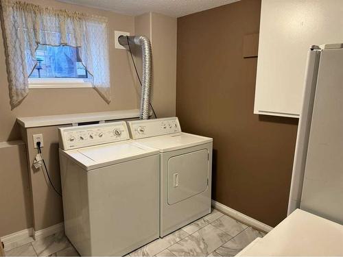 2218 6A Avenue North, Lethbridge, AB - Indoor Photo Showing Laundry Room