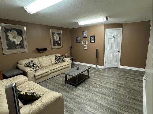 2218 6A Avenue North, Lethbridge, AB - Indoor Photo Showing Other Room