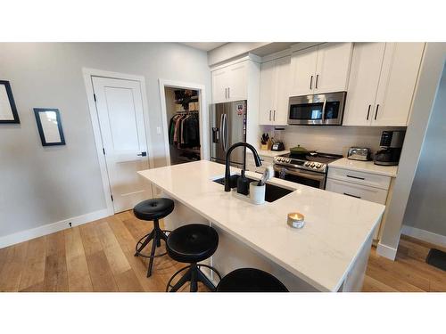 4617 26 Avenue South, Lethbridge, AB - Indoor Photo Showing Kitchen With Double Sink With Upgraded Kitchen