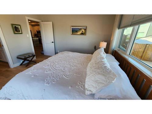 4617 26 Avenue South, Lethbridge, AB - Indoor Photo Showing Bedroom