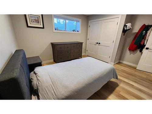 4617 26 Avenue South, Lethbridge, AB - Indoor Photo Showing Bedroom