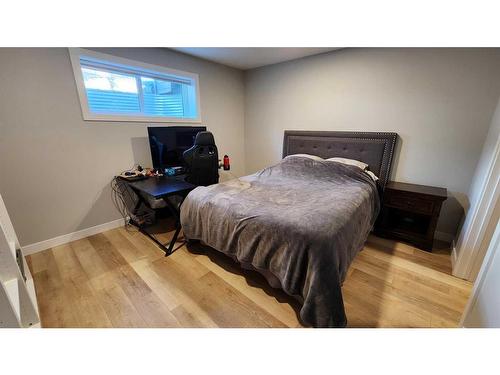 4617 26 Avenue South, Lethbridge, AB - Indoor Photo Showing Bedroom