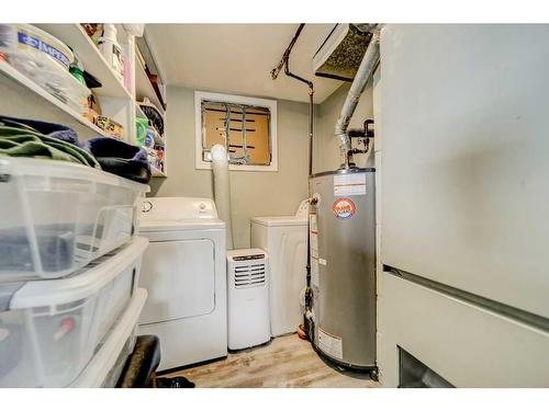 8636 19 Avenue, Coleman, AB - Indoor Photo Showing Laundry Room