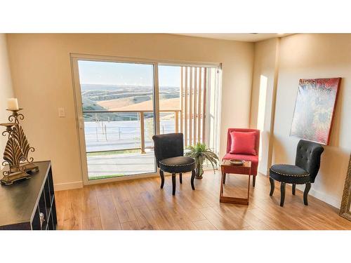 331-102 Scenic Drive North, Lethbridge, AB - Indoor