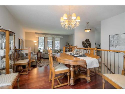 22 Mt Royal Place West, Lethbridge, AB - Indoor Photo Showing Dining Room