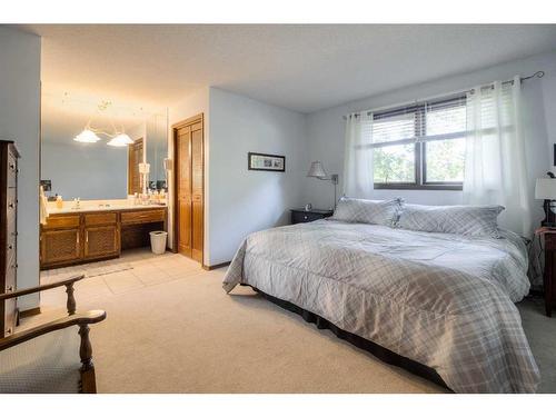 22 Mt Royal Place West, Lethbridge, AB - Indoor Photo Showing Bedroom