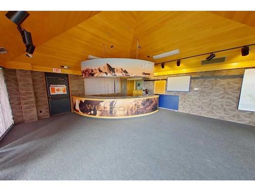 4168 Hwy 9, Oyen, AB 